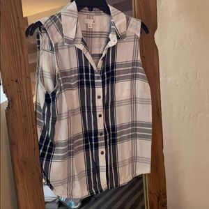 Short sleeve plaid top